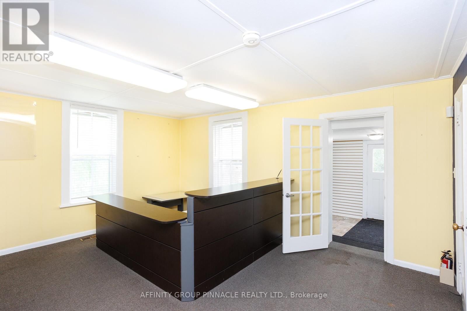 221 KENT STREET WEST Image 13