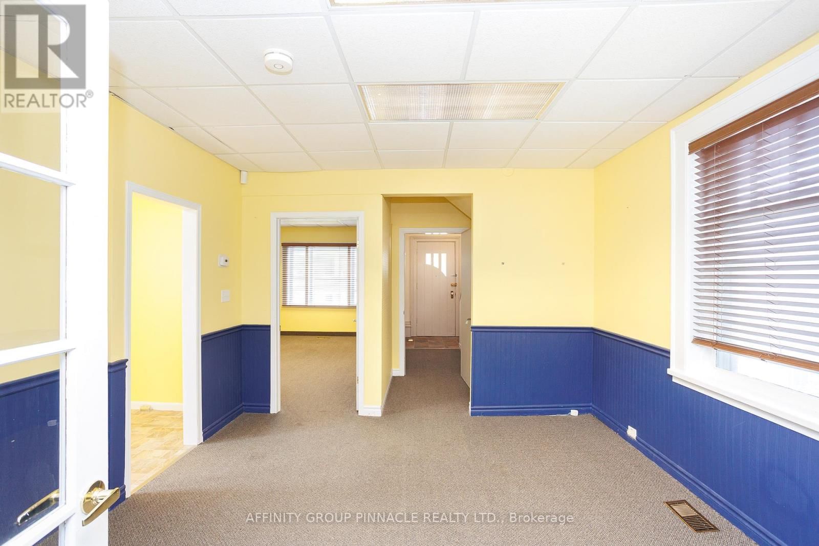 221 KENT STREET WEST Image 18