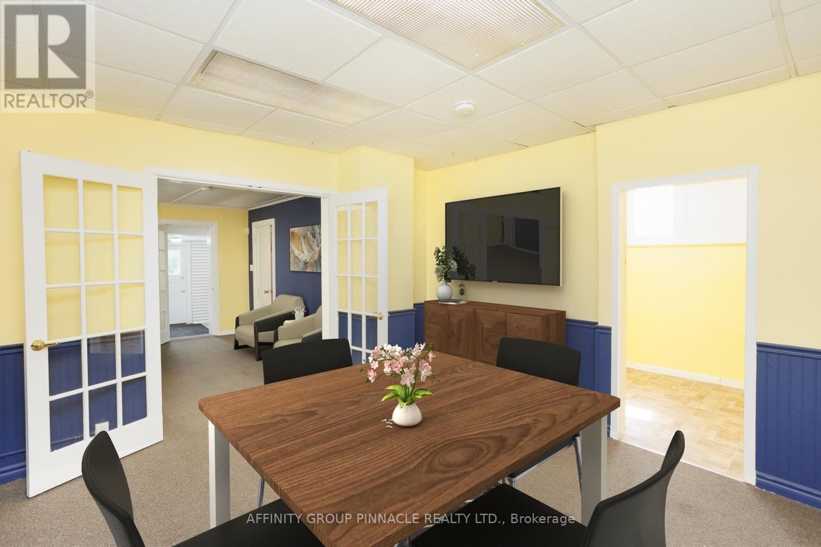 221 KENT STREET WEST Image 19