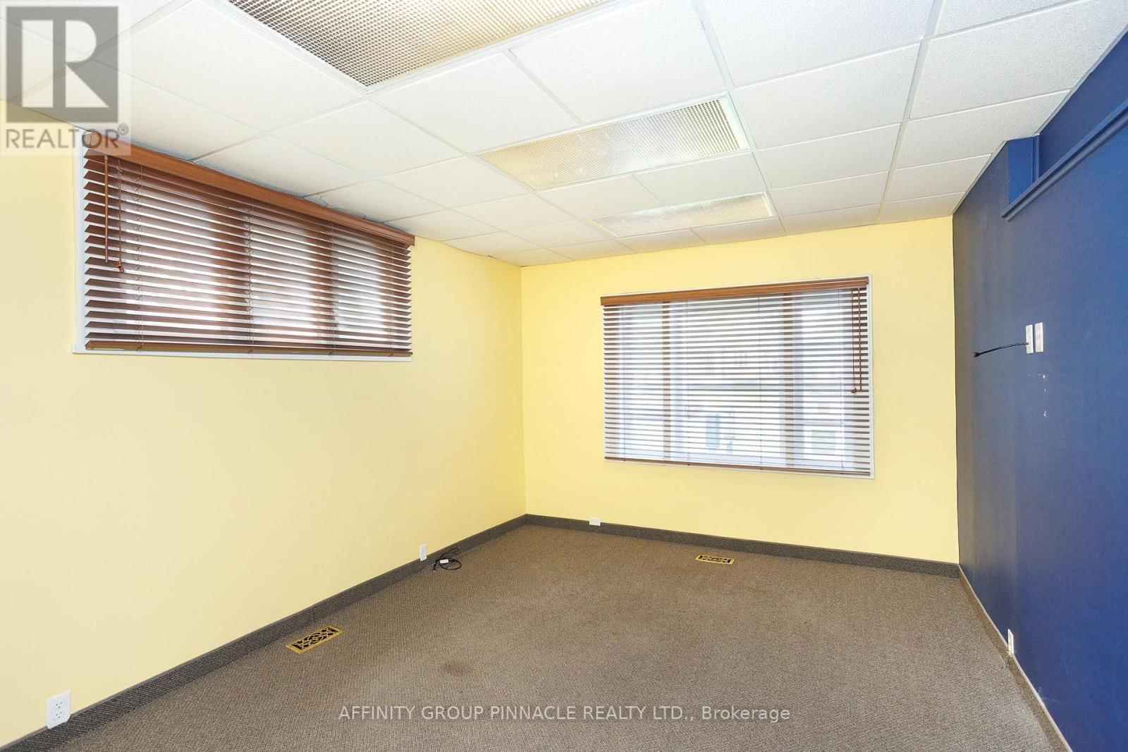 221 KENT STREET WEST Image 23