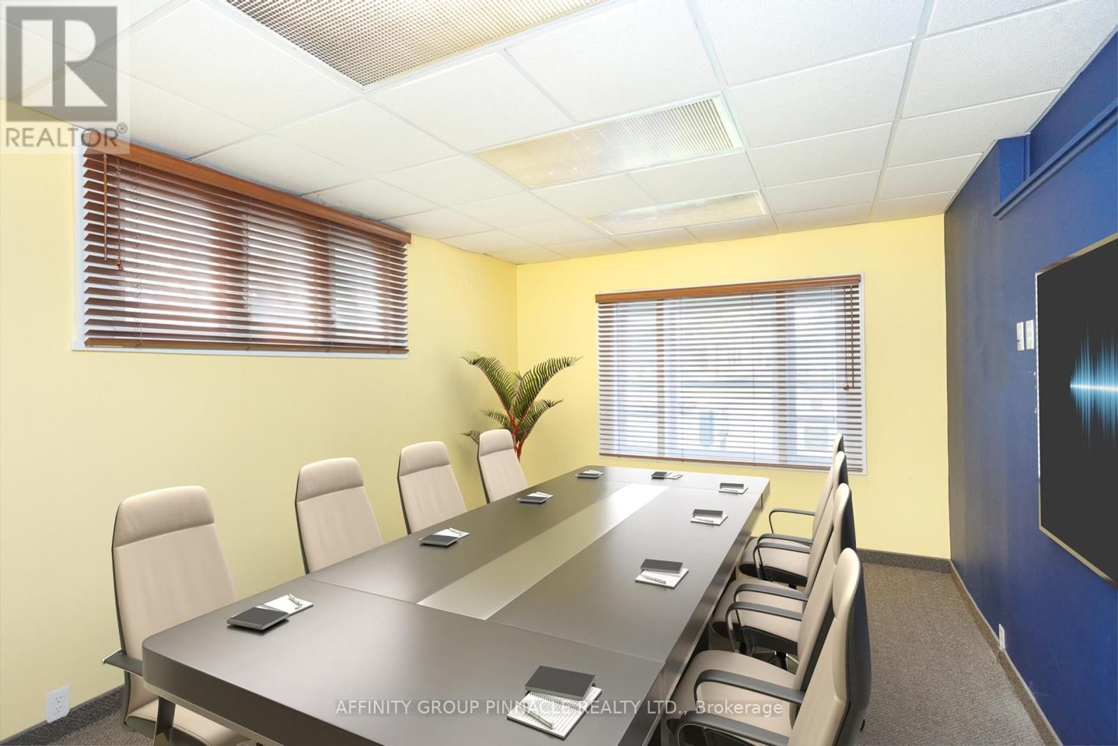 221 KENT STREET WEST Image 24