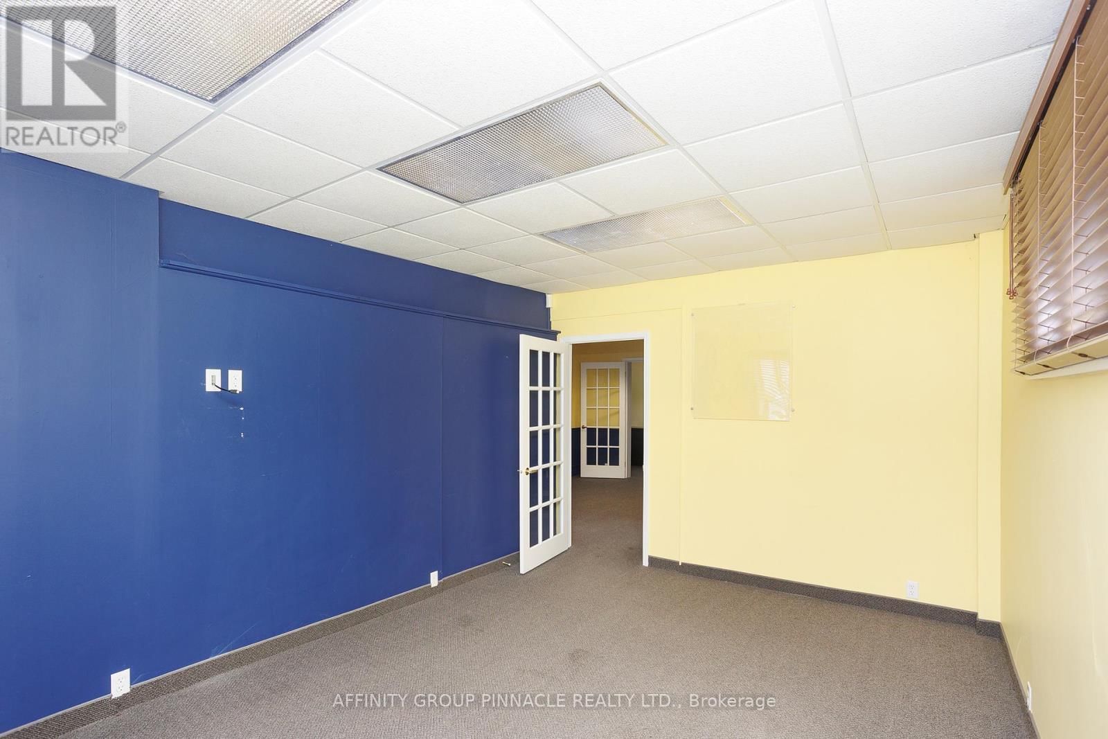 221 KENT STREET WEST Image 25