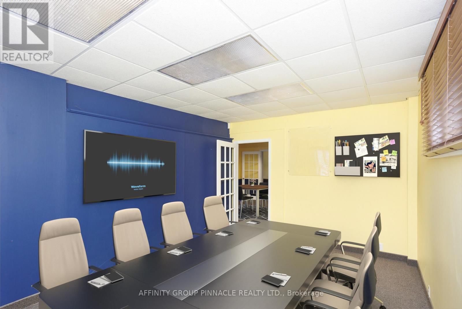 221 KENT STREET WEST Image 26