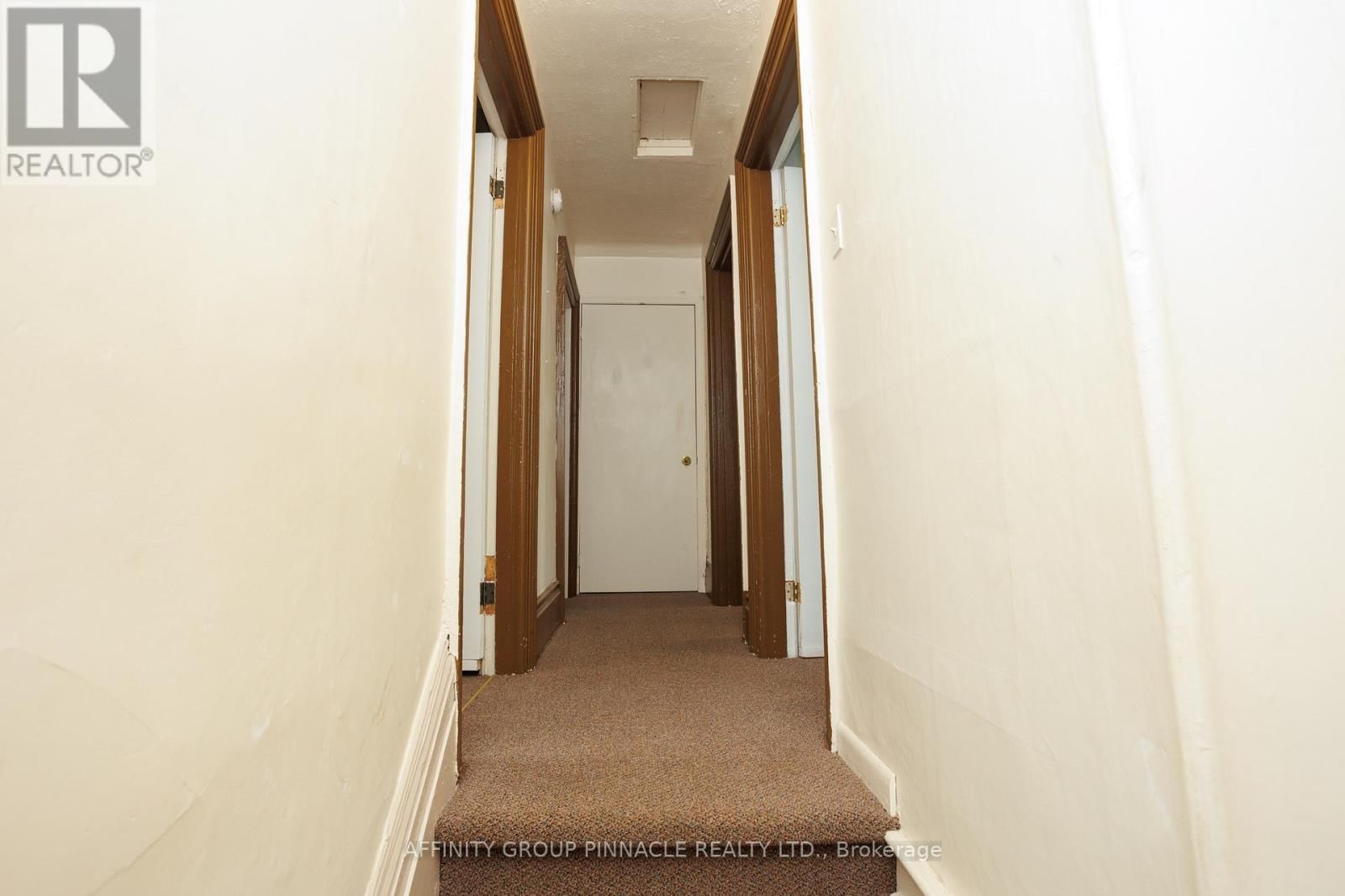 221 KENT STREET WEST Image 30