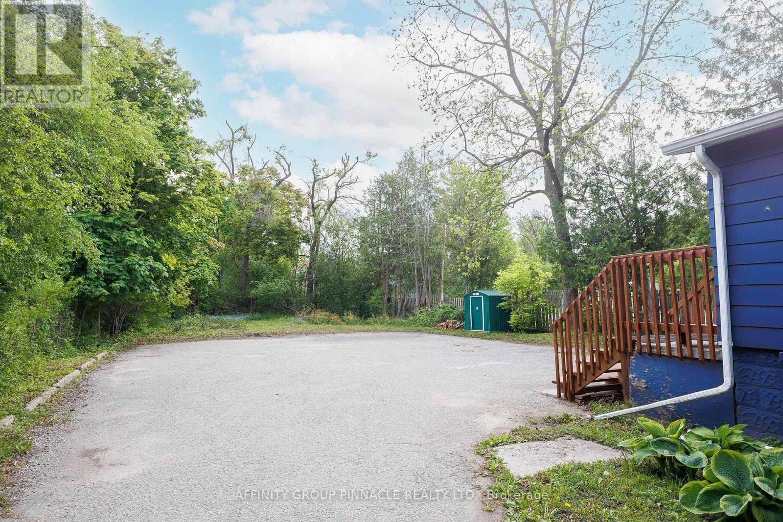 221 KENT STREET WEST Image 8