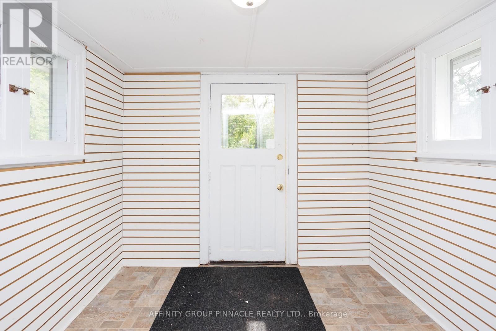 221 KENT STREET WEST Image 9