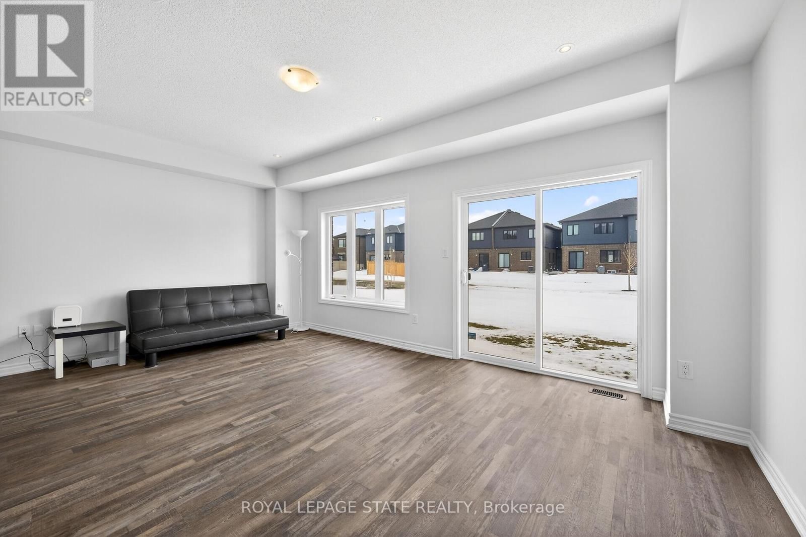 33 ADMIRAL ROAD Image 13