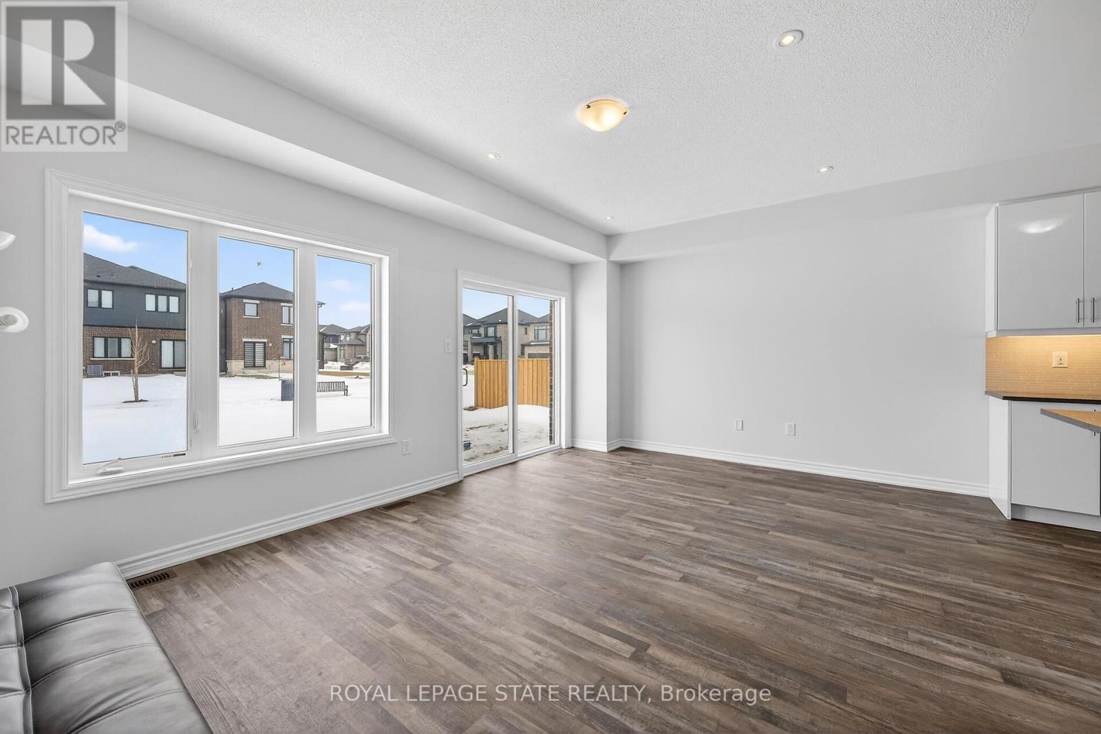 33 ADMIRAL ROAD Image 15