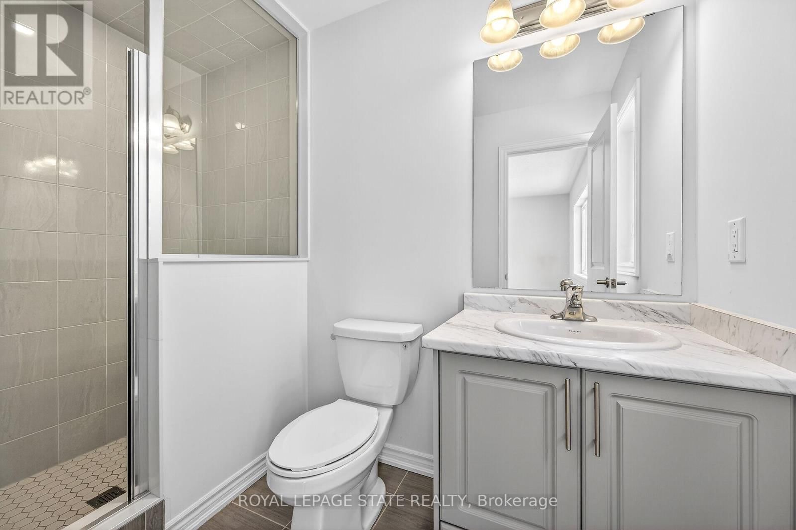 33 ADMIRAL ROAD Image 27