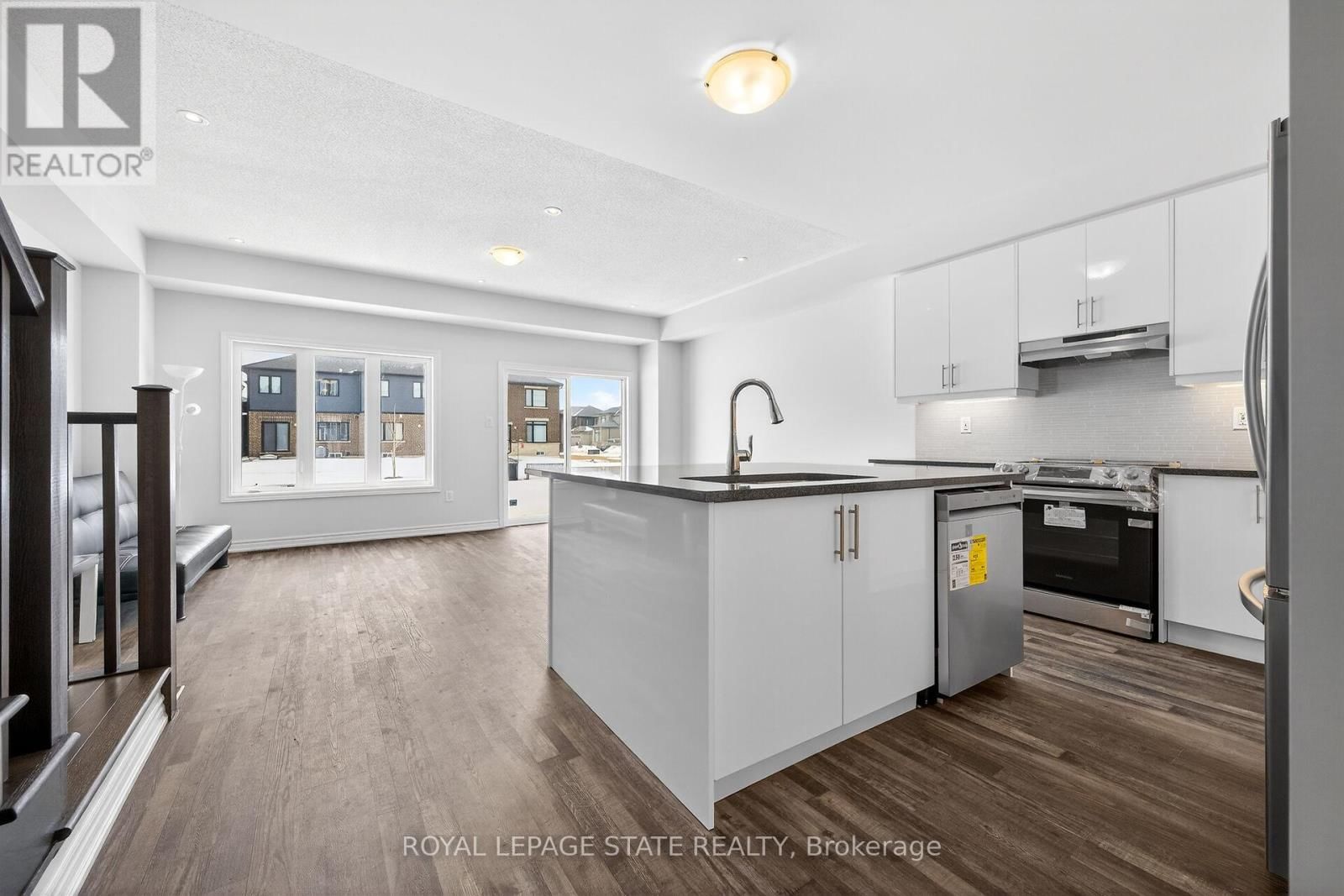 33 ADMIRAL ROAD Image 6