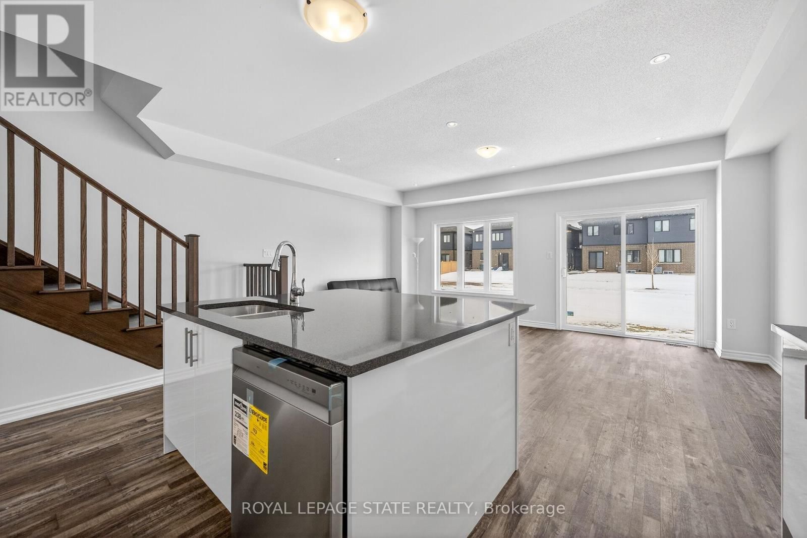 33 ADMIRAL ROAD Image 9