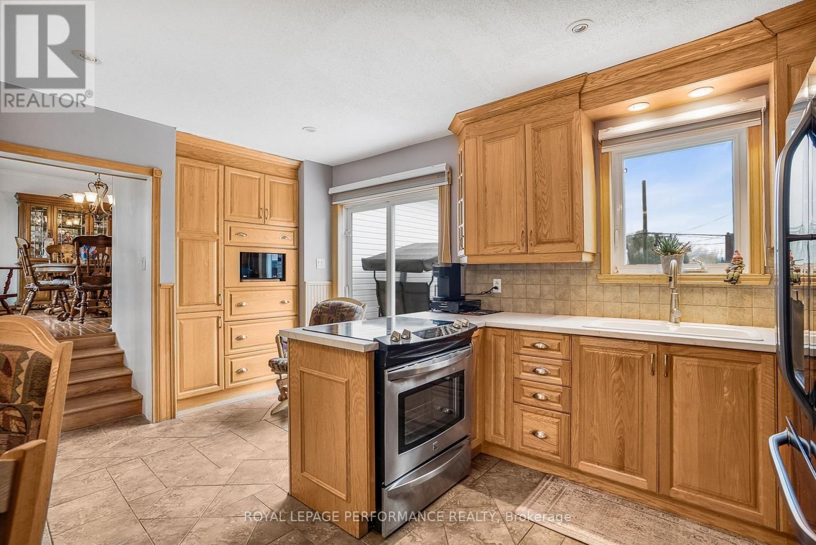 421-423 GARNEAU STREET Image 7