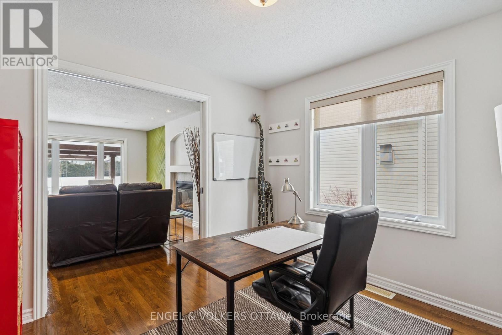 76 FRONTENAC BOULEVARD Image 22