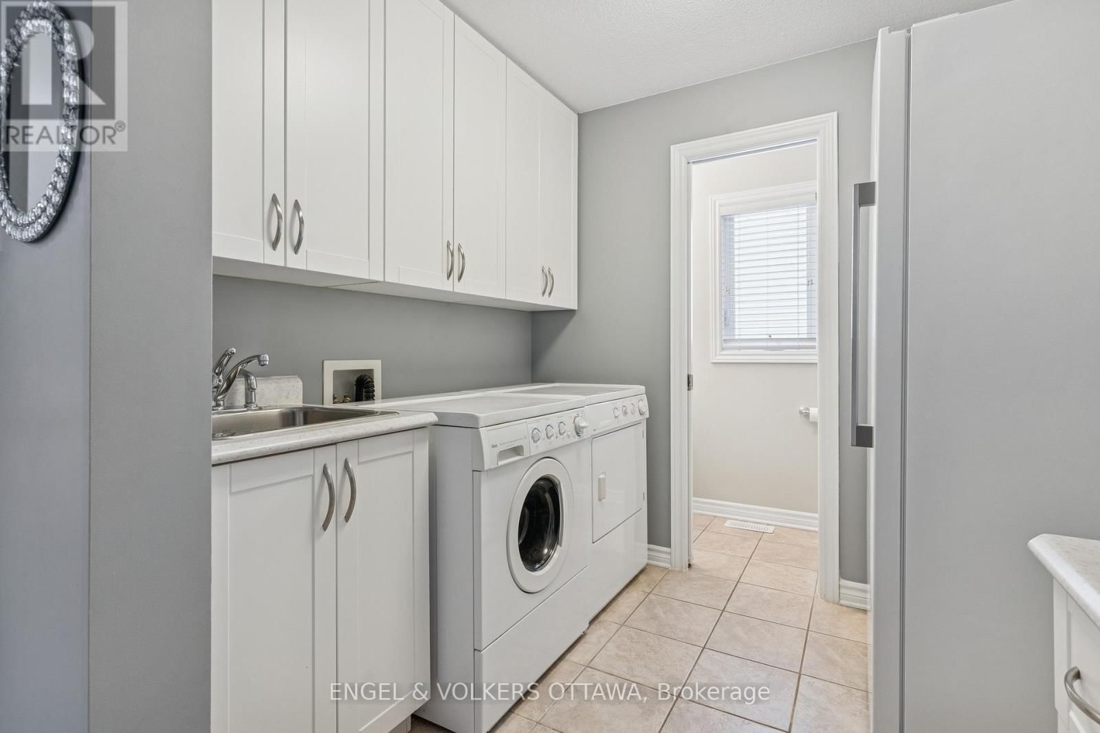 76 FRONTENAC BOULEVARD Image 26