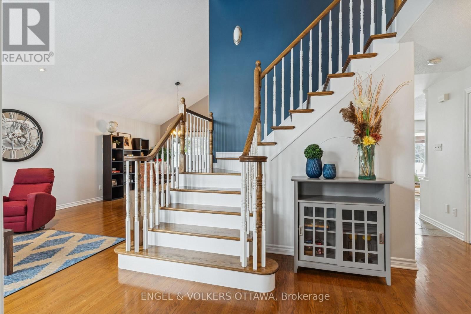 76 FRONTENAC BOULEVARD Image 27