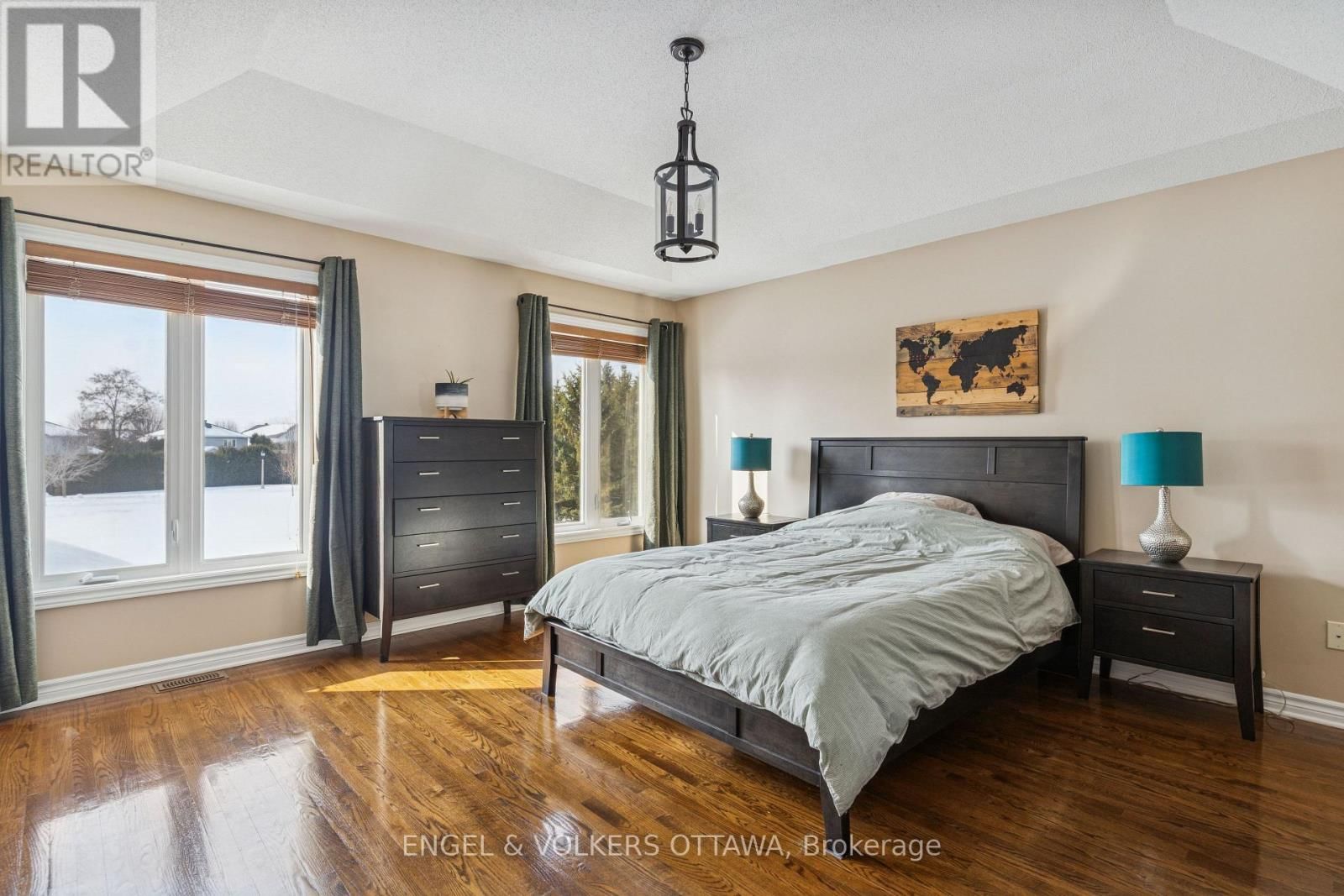 76 FRONTENAC BOULEVARD Image 29