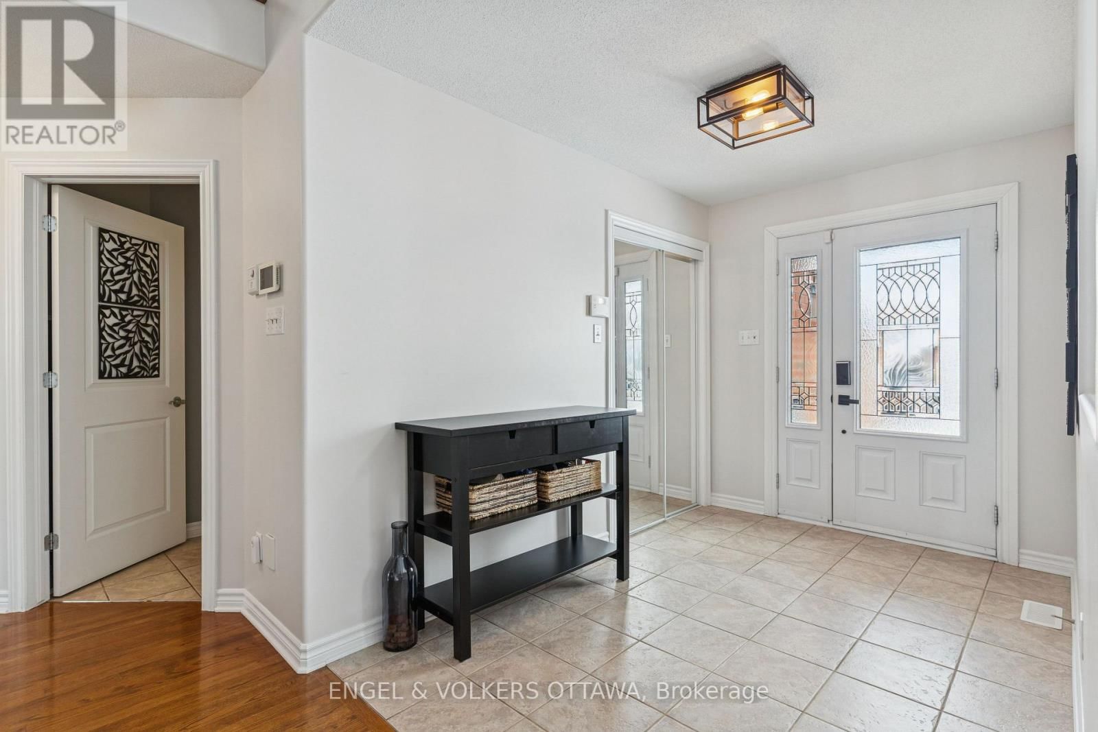 76 FRONTENAC BOULEVARD Image 3