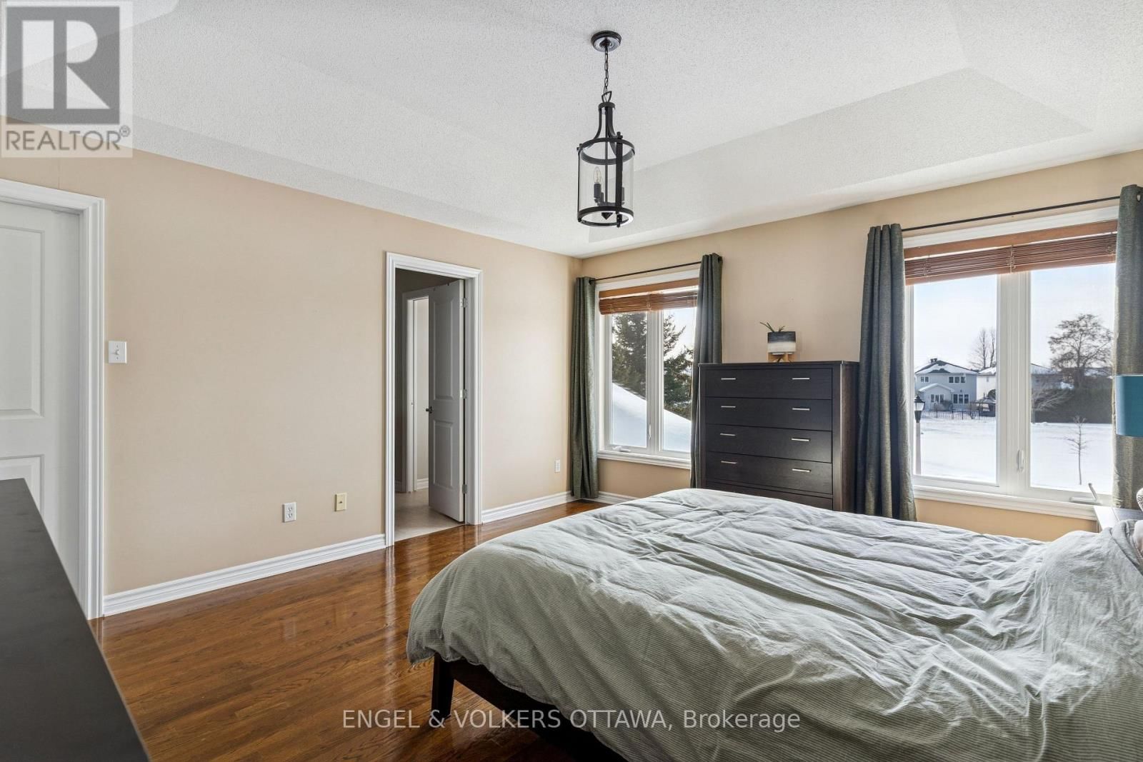 76 FRONTENAC BOULEVARD Image 31