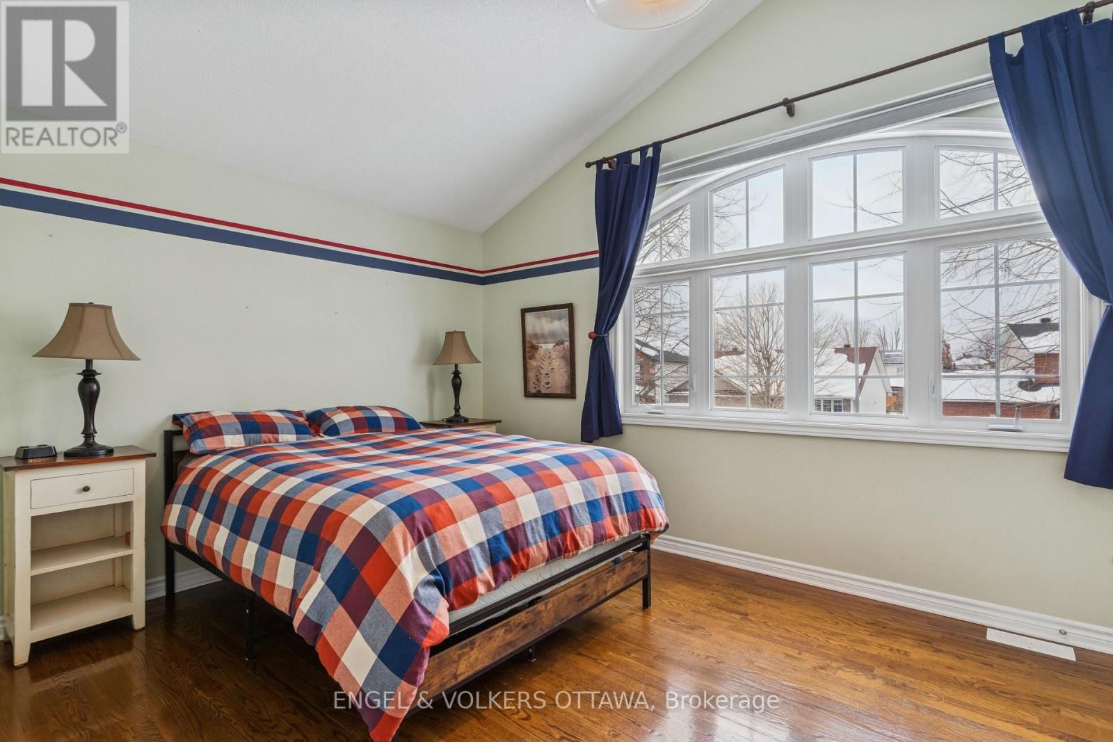 76 FRONTENAC BOULEVARD Image 35