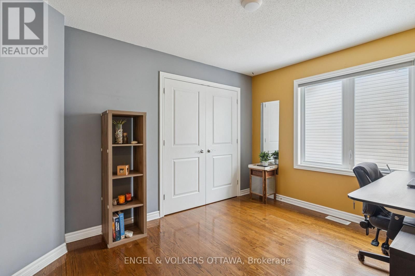 76 FRONTENAC BOULEVARD Image 36