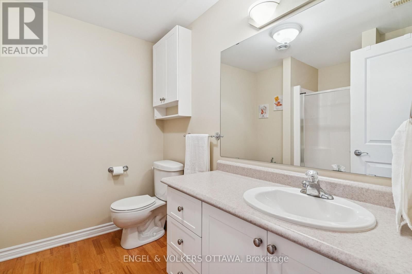 76 FRONTENAC BOULEVARD Image 43