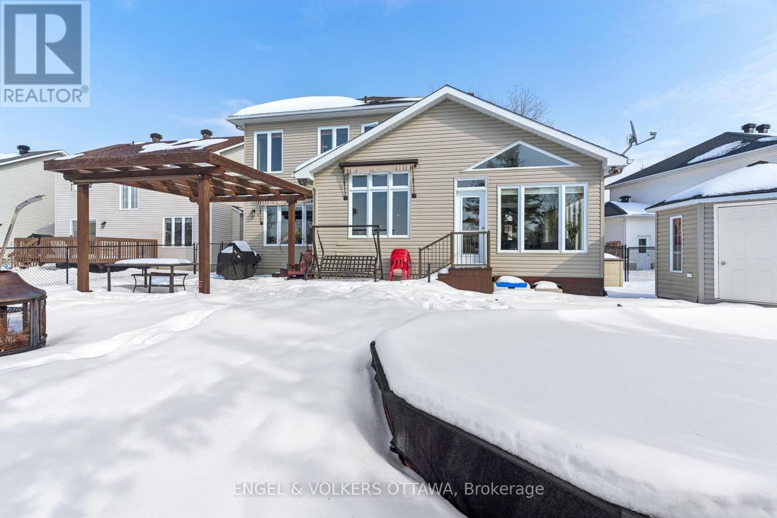 76 FRONTENAC BOULEVARD Image 47