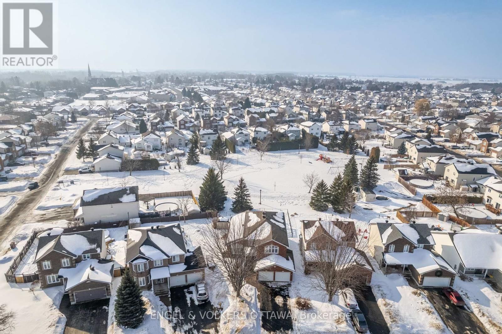 76 FRONTENAC BOULEVARD Image 48