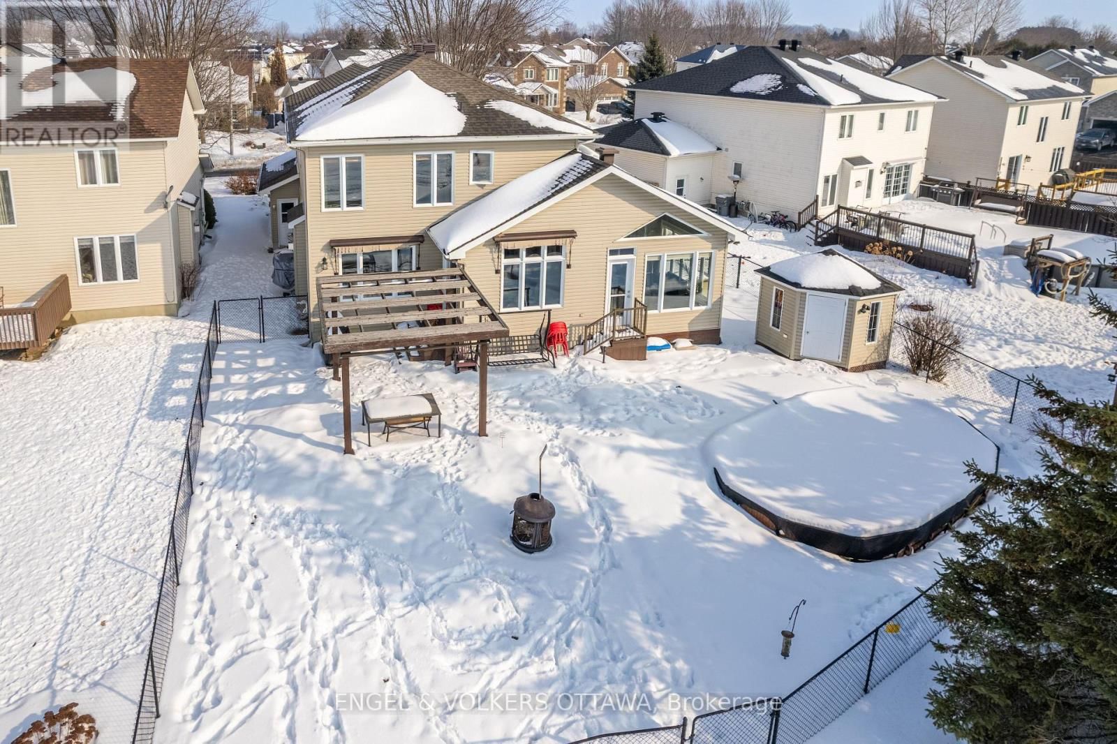 76 FRONTENAC BOULEVARD Image 49