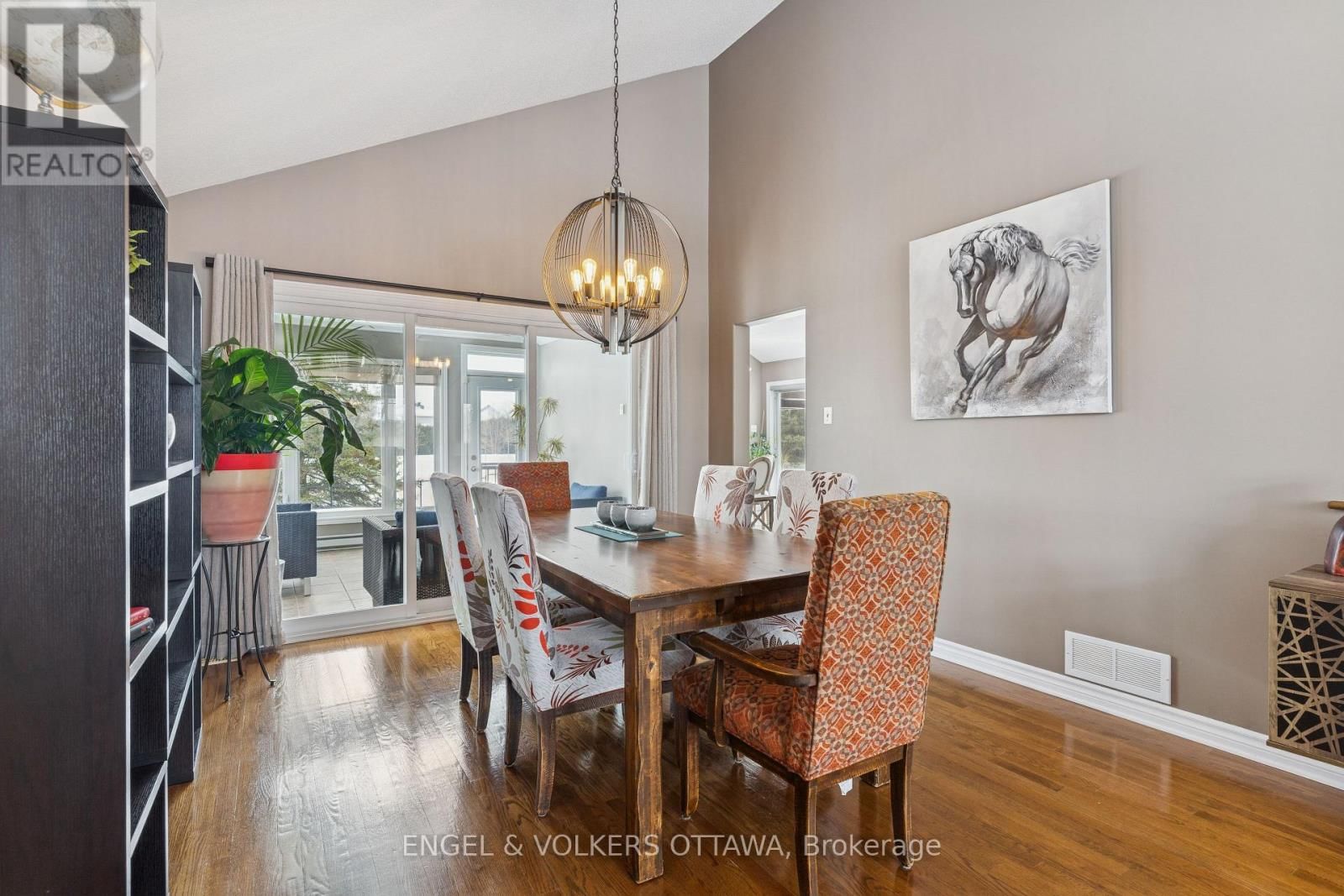 76 FRONTENAC BOULEVARD Image 7