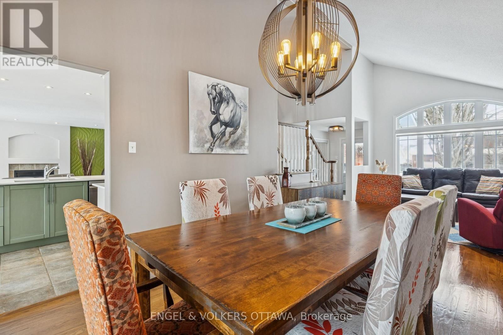 76 FRONTENAC BOULEVARD Image 9