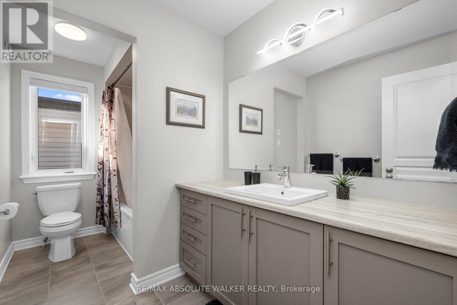 119 CAMBIE ROAD Image 22