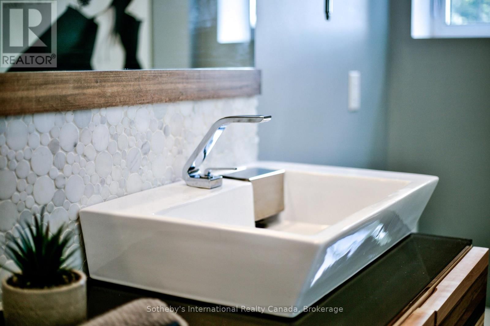 457 2ND AVENUE WEST Image 40