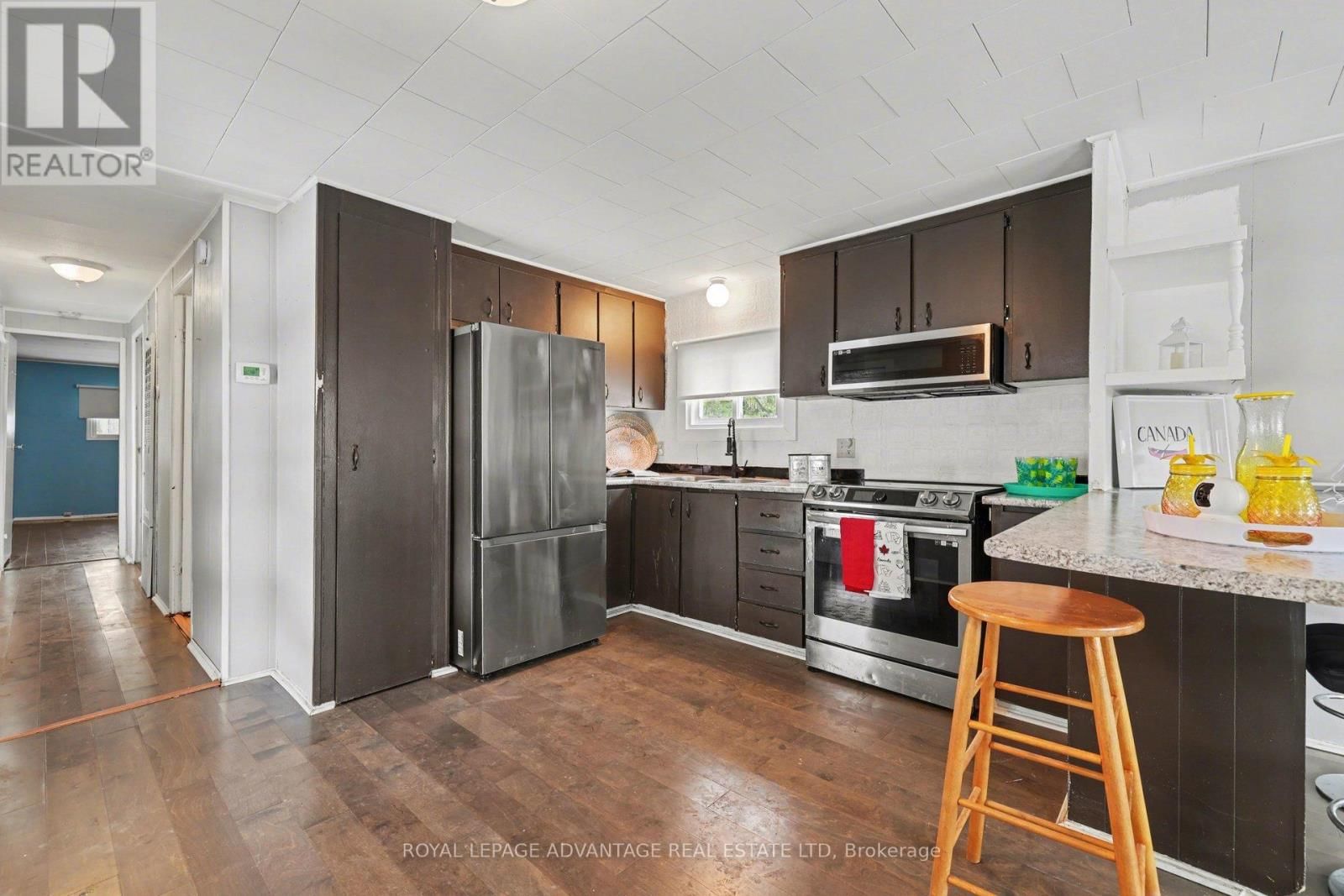 266 HILLVIEW ROAD Image 10