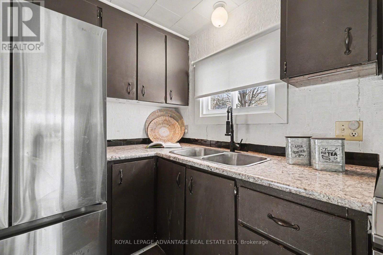 266 HILLVIEW ROAD Image 11