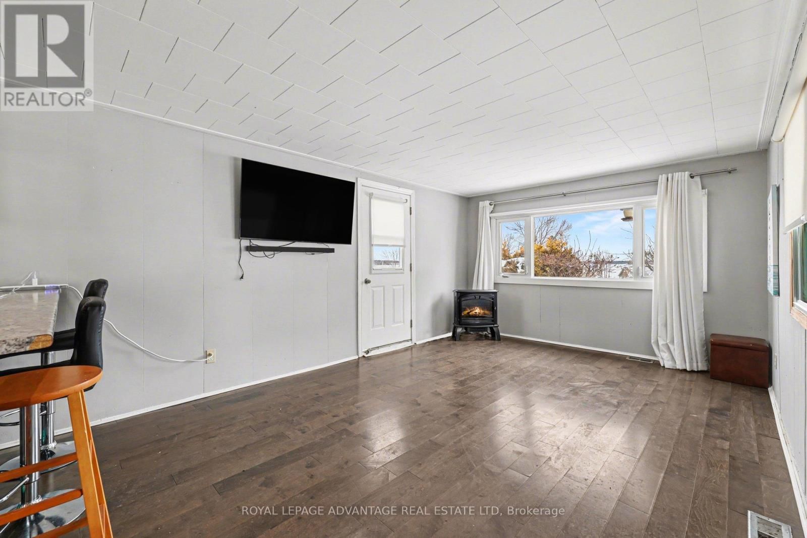 266 HILLVIEW ROAD Image 12