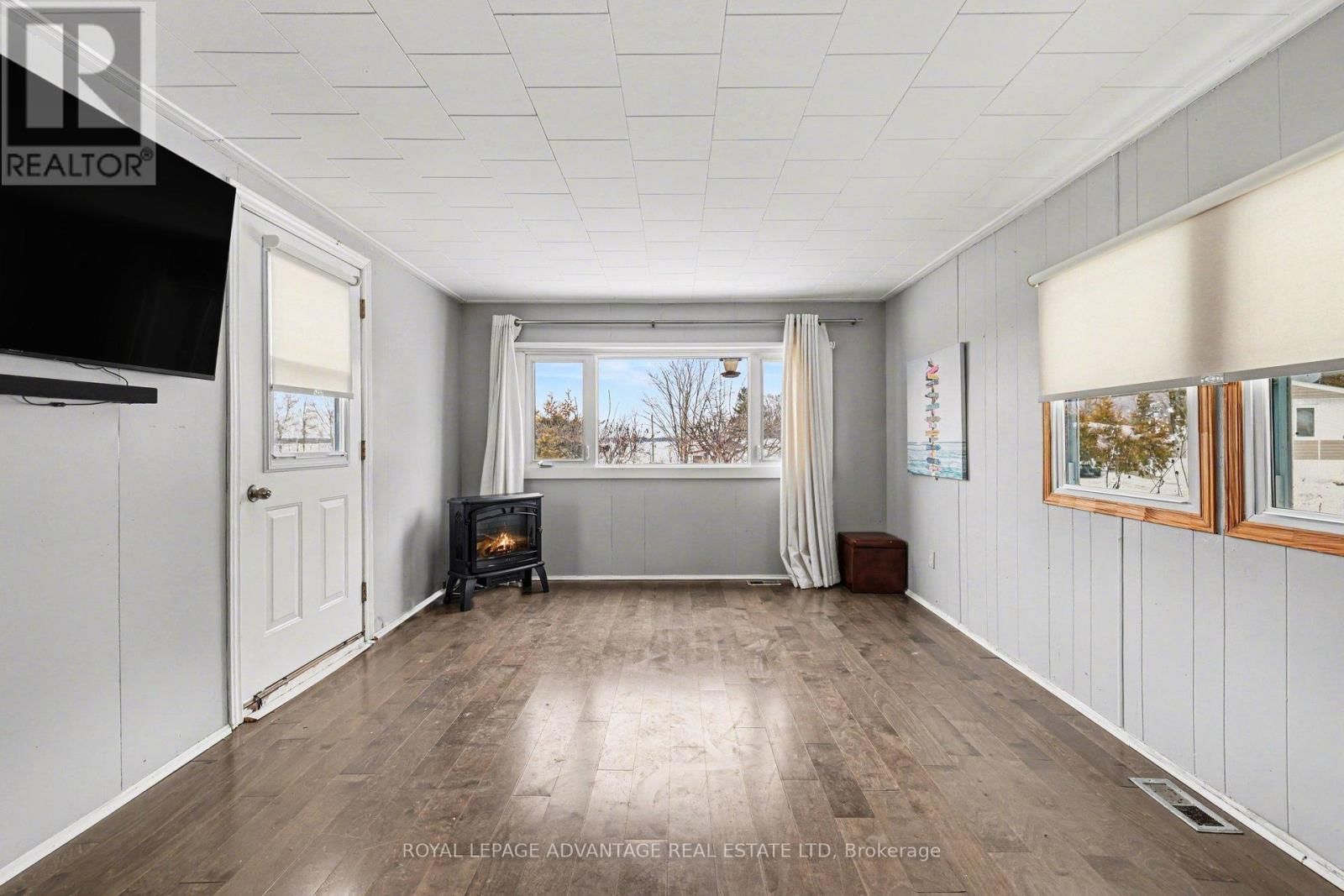 266 HILLVIEW ROAD Image 13