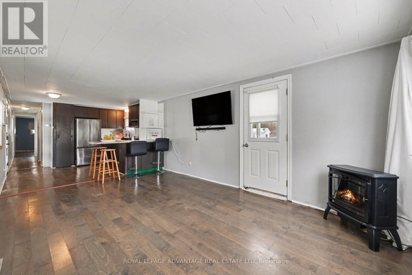 266 HILLVIEW ROAD Image 15