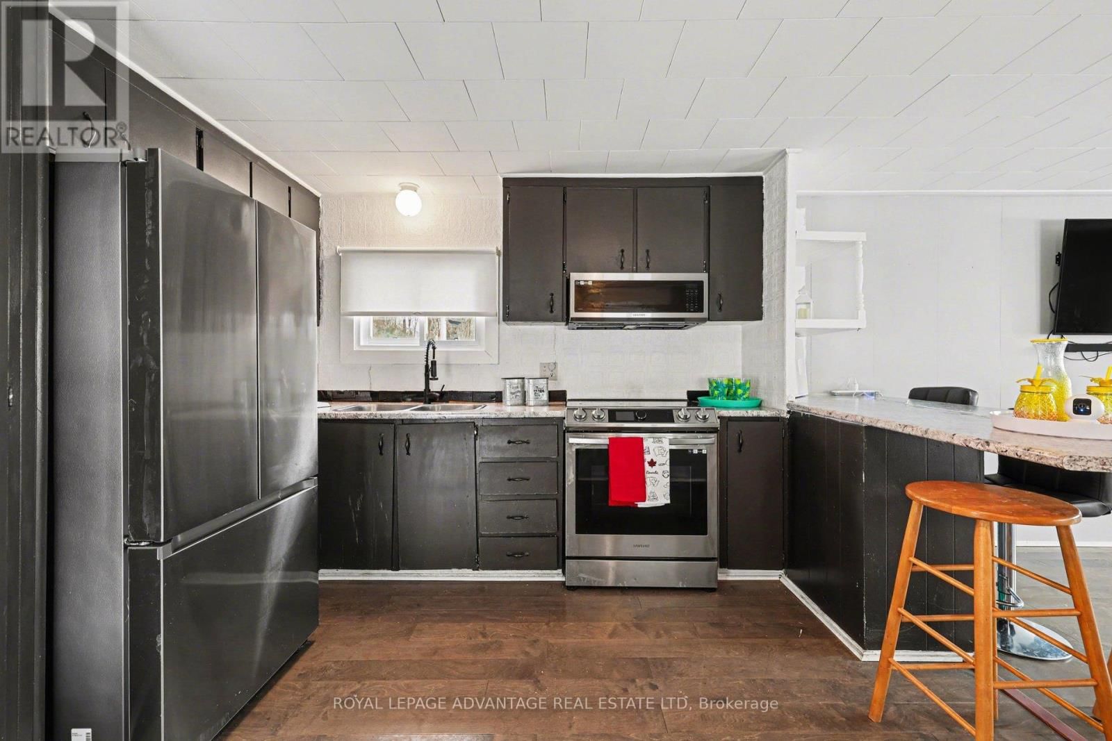 266 HILLVIEW ROAD Image 9