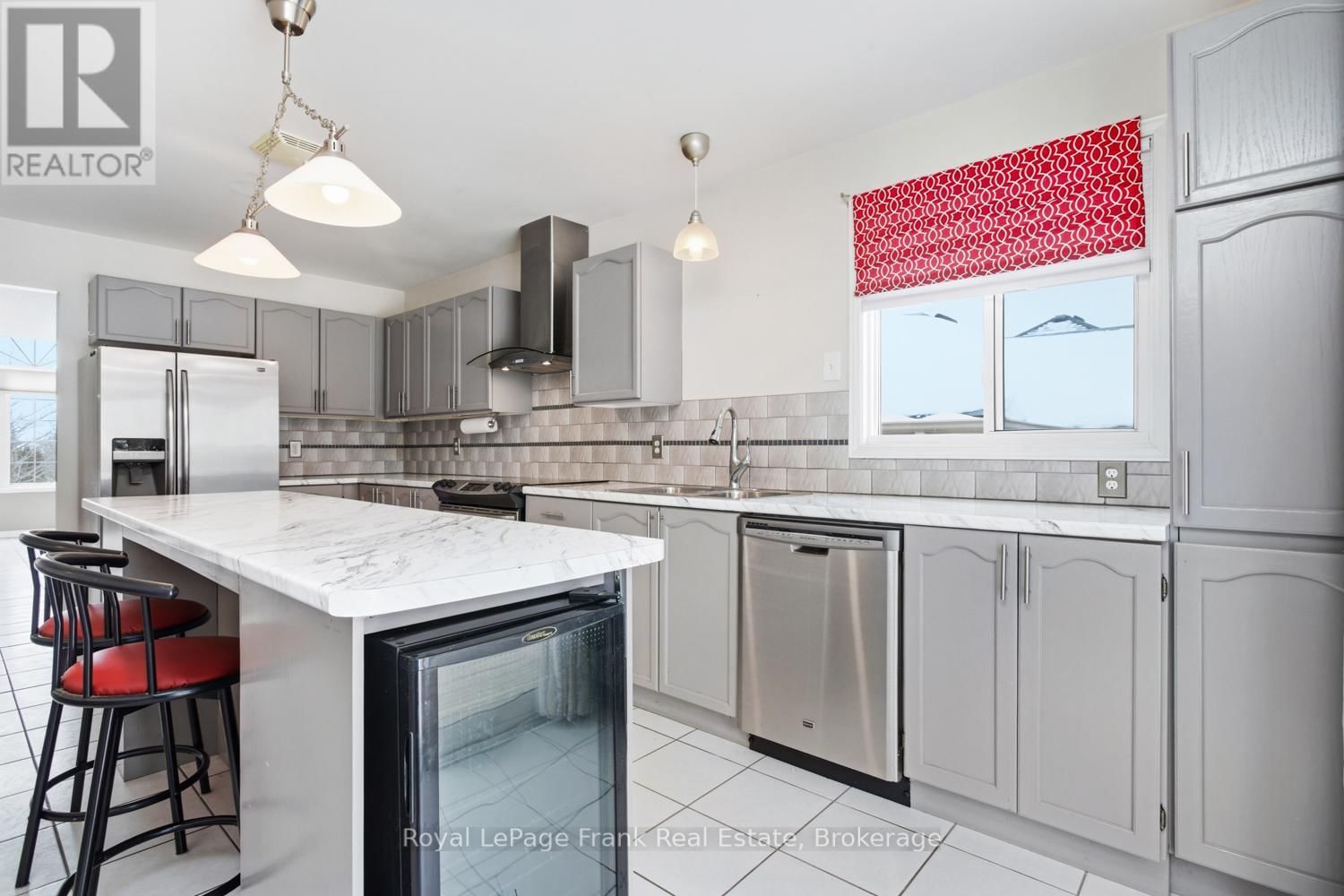 284 ROCKINGHAM COURT Image 13