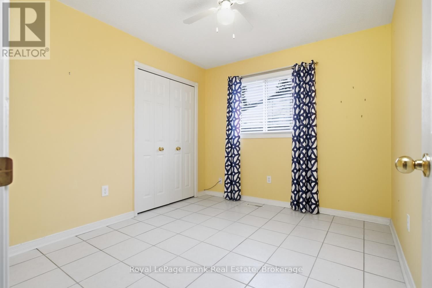 284 ROCKINGHAM COURT Image 24