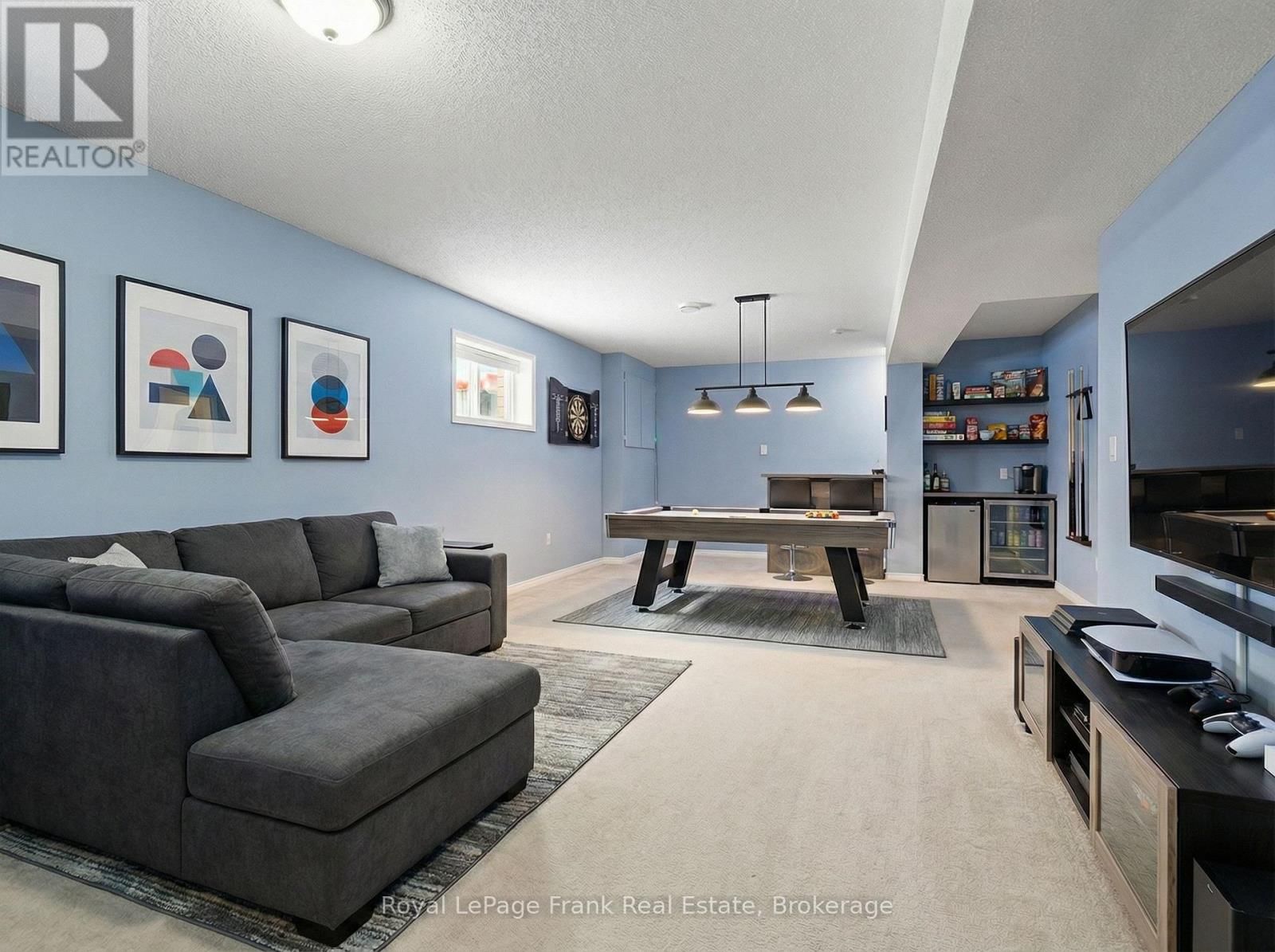 284 ROCKINGHAM COURT Image 26