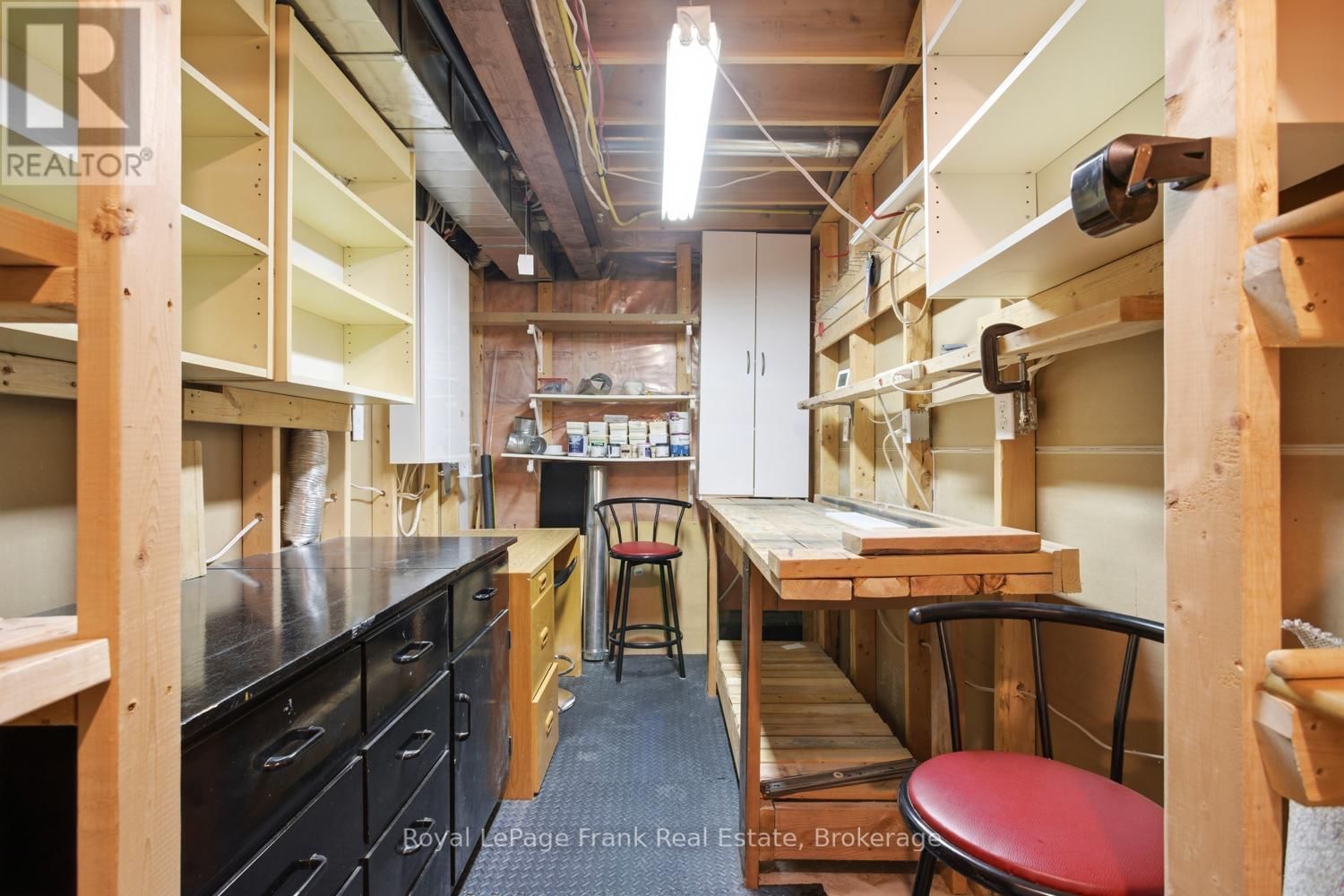 284 ROCKINGHAM COURT Image 35