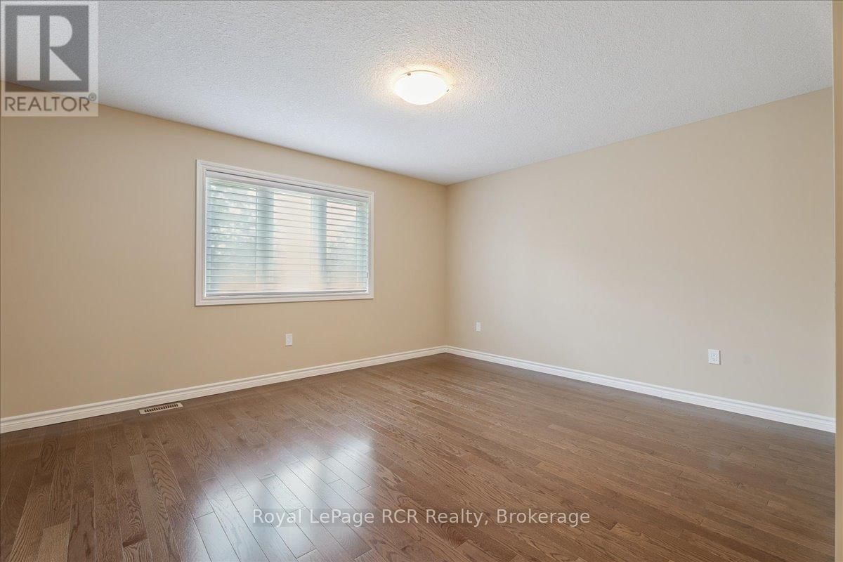 1302 14TH AVENUE EAST Image 24