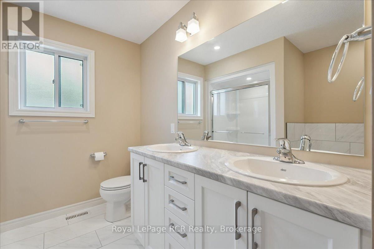 1302 14TH AVENUE EAST Image 27