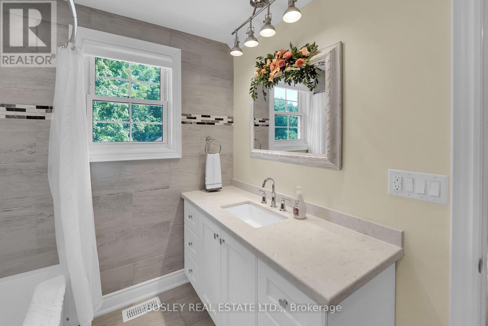 3 THE PROMENADE Image 28