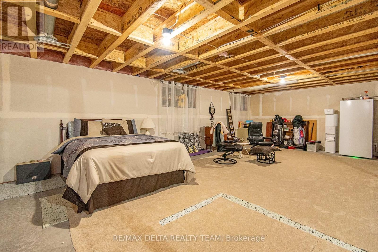 373 STERLING AVENUE Image 28