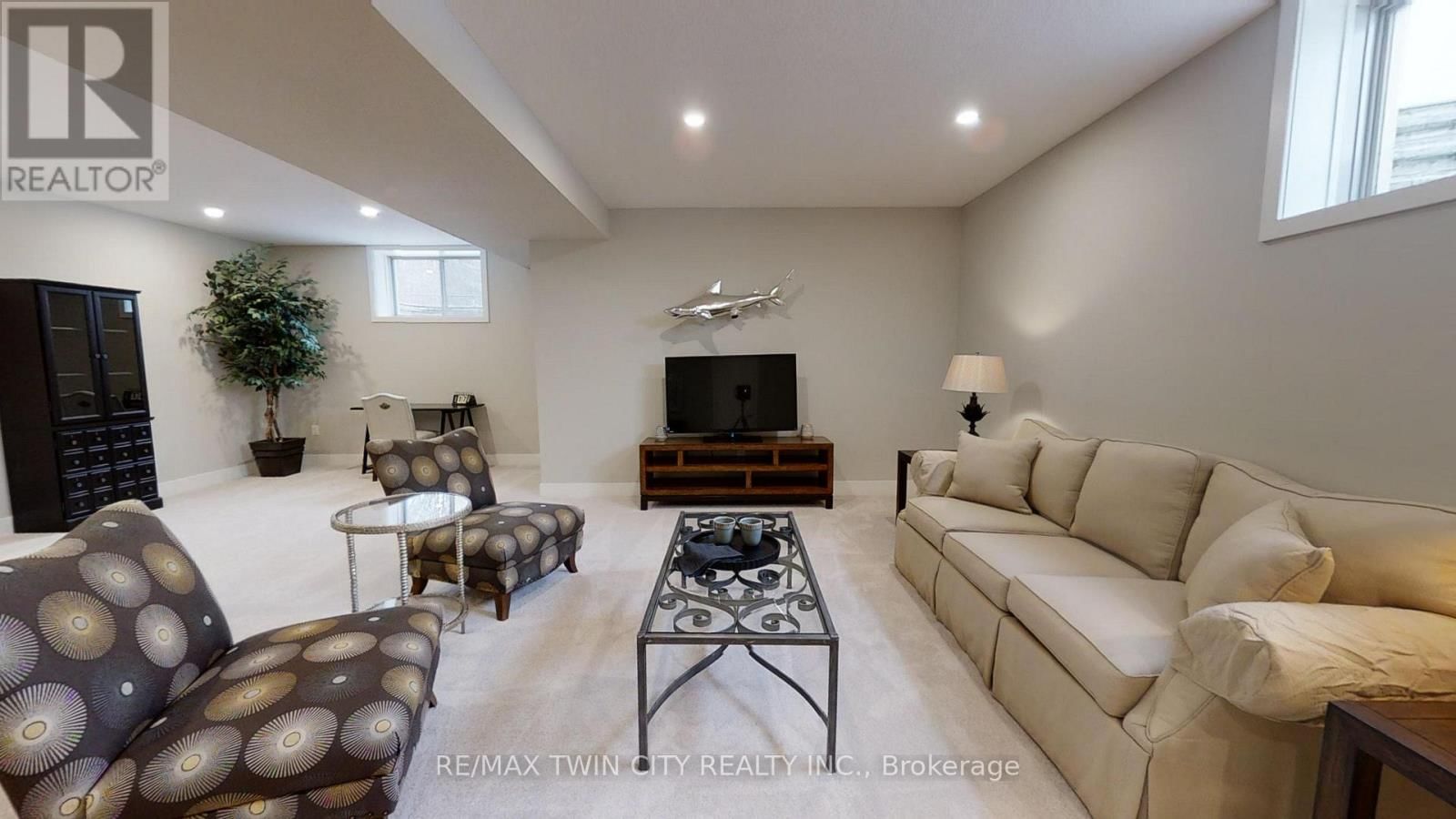 668 CHELTON ROAD Image 23