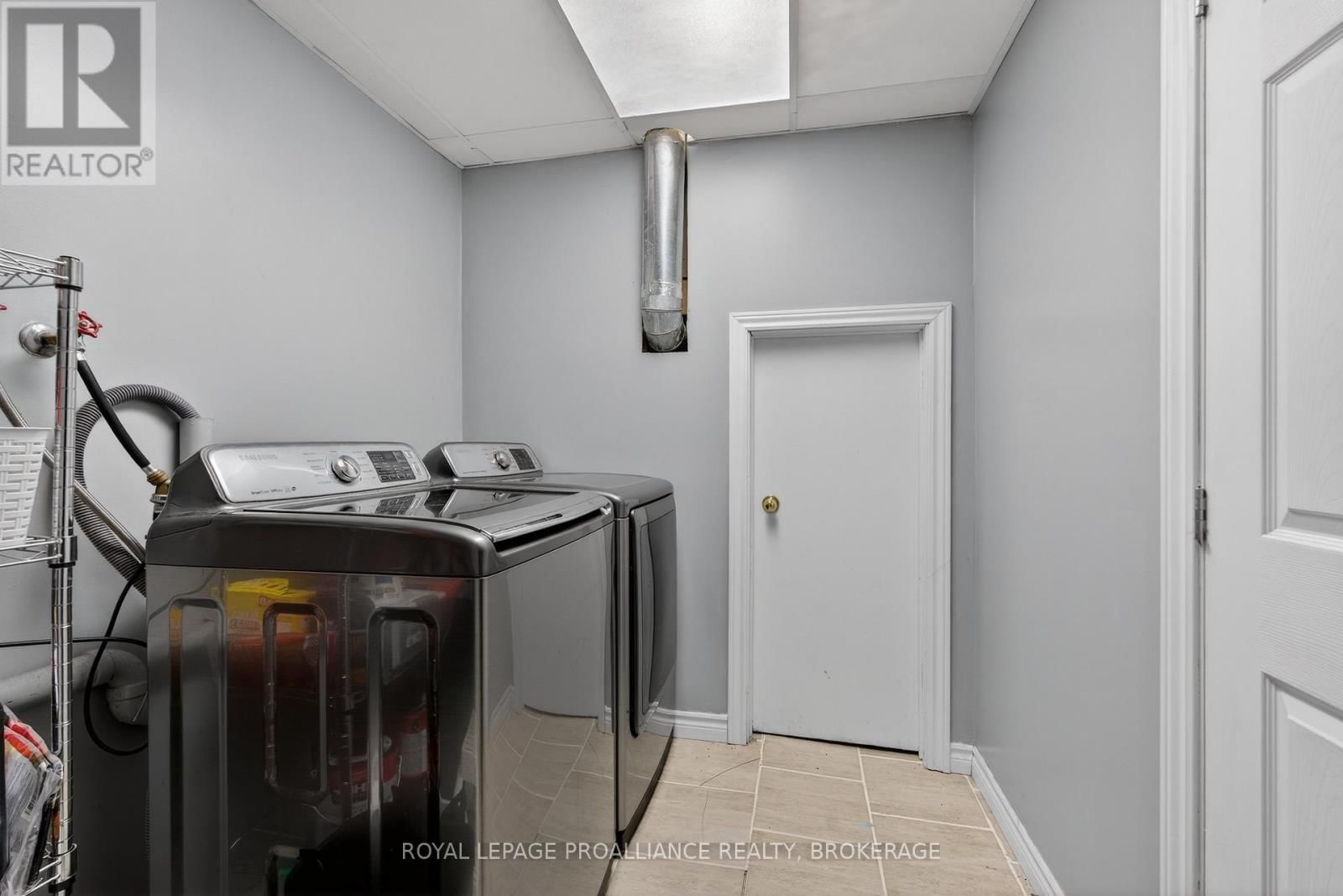 614 BARNSLEY CRESCENT Image 22