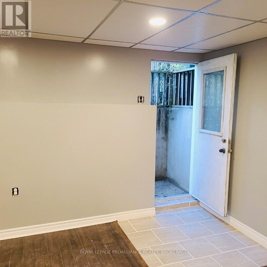 614 BARNSLEY CRESCENT Image 27