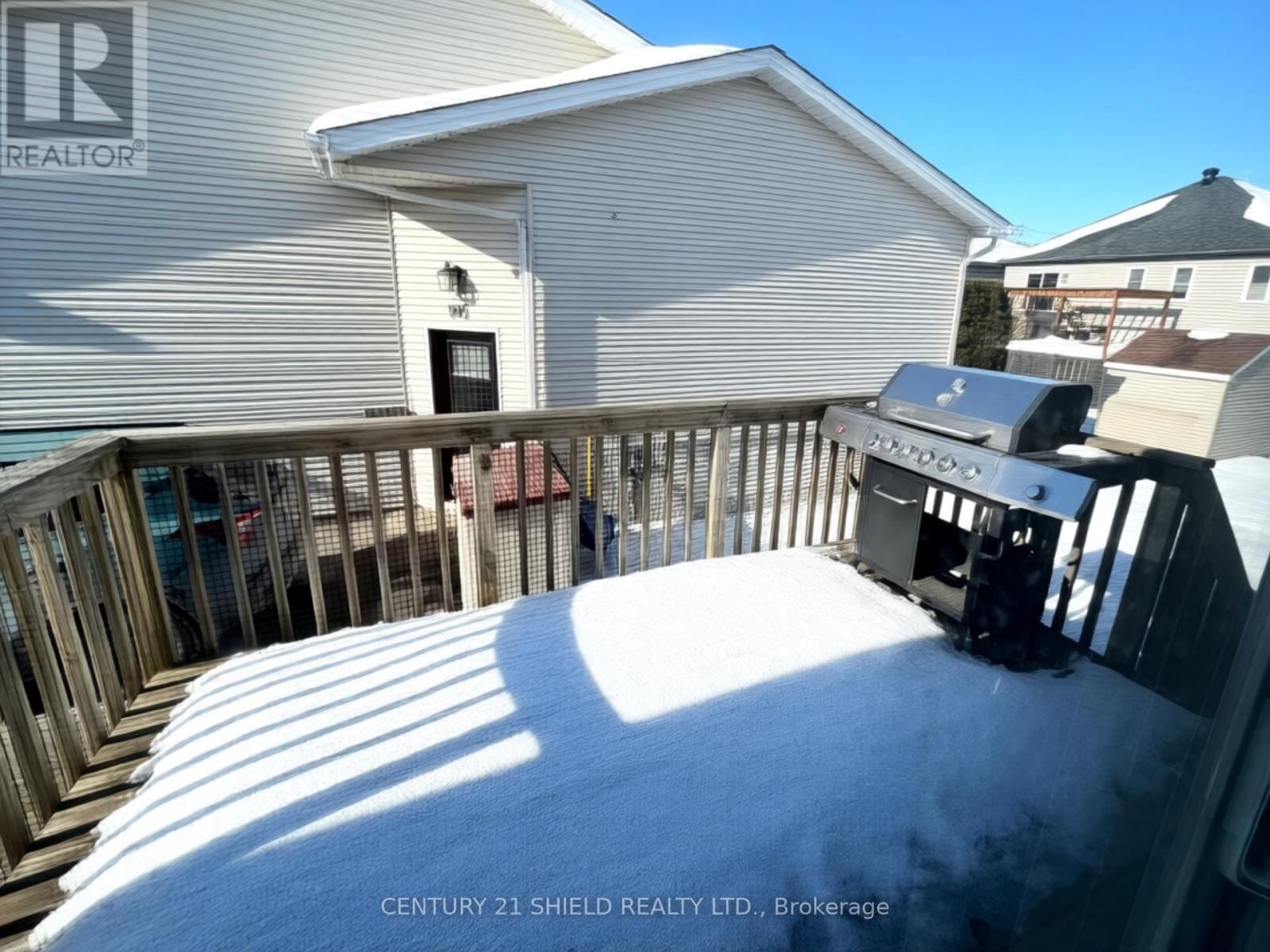 101 MCKENZIE STREET WEST Image 2